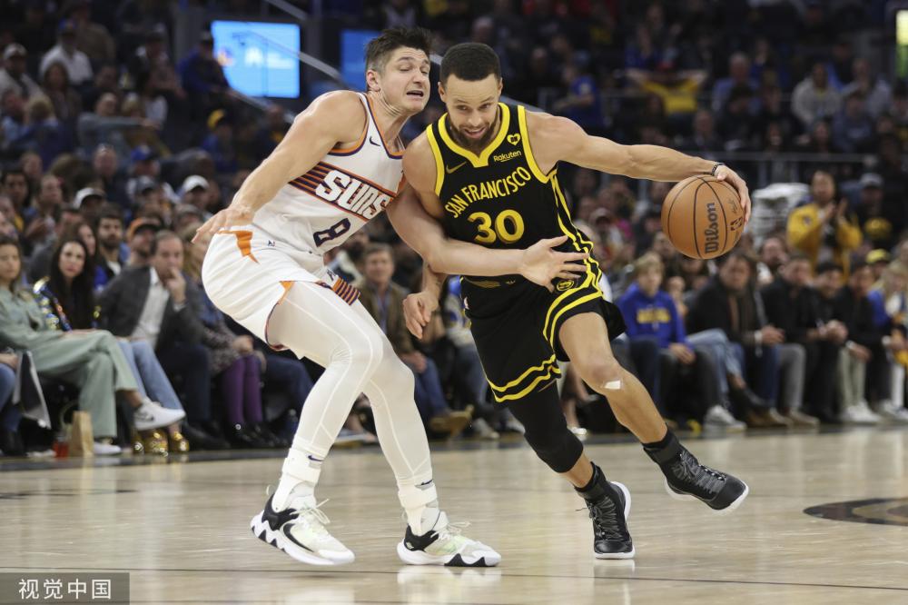 剑拔弩张的 剑拔弩张的